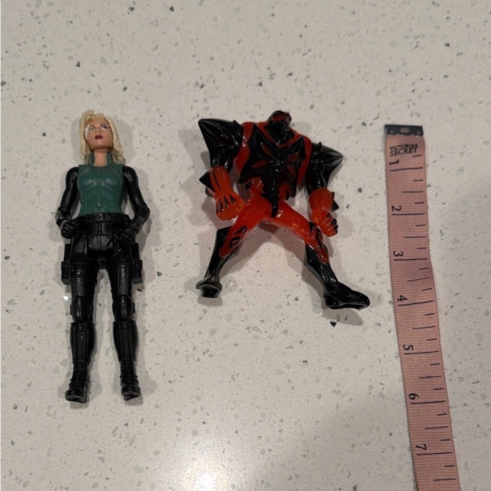Action Figure Collection- 13 misc action figures - Picture 8 of 8